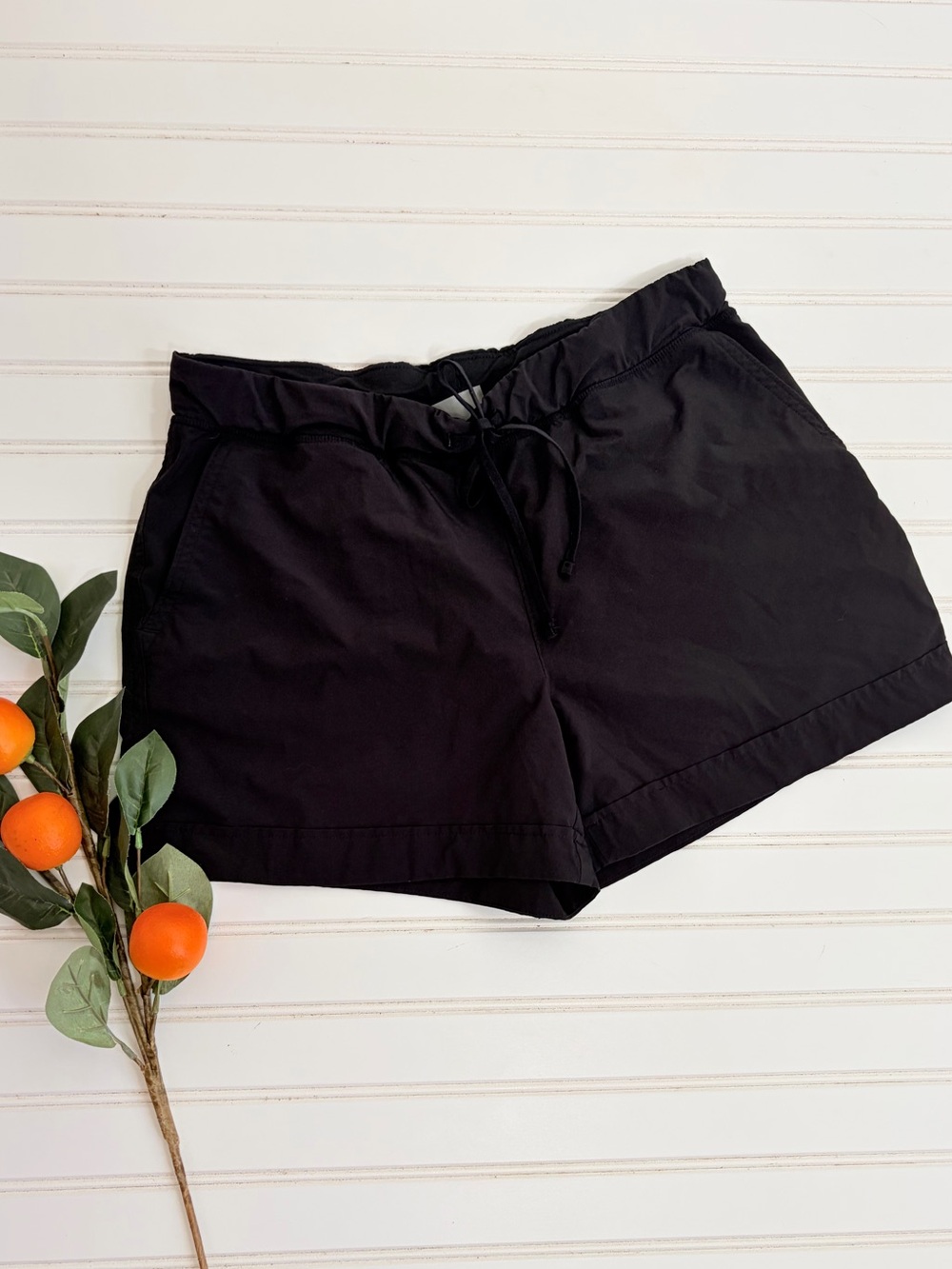 Athleta Drawstring Waist Active Shorts